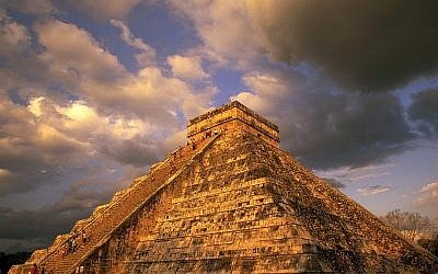 chichen itza archaeological sites