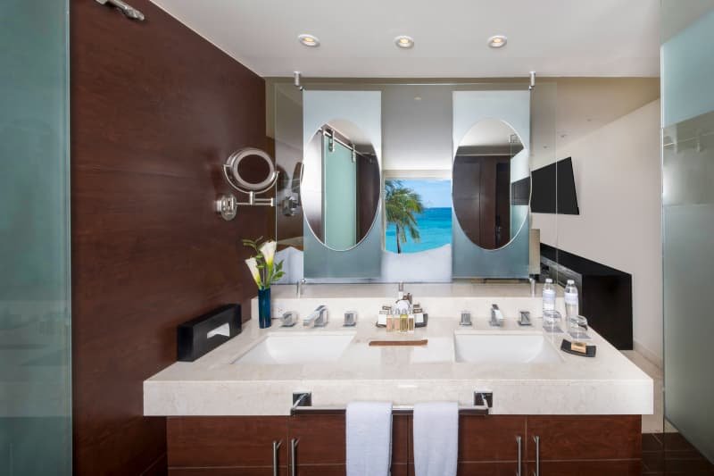 Grand Ocean Room with King Size bed and beautiful view in Hotel Grand Oasis Tulum