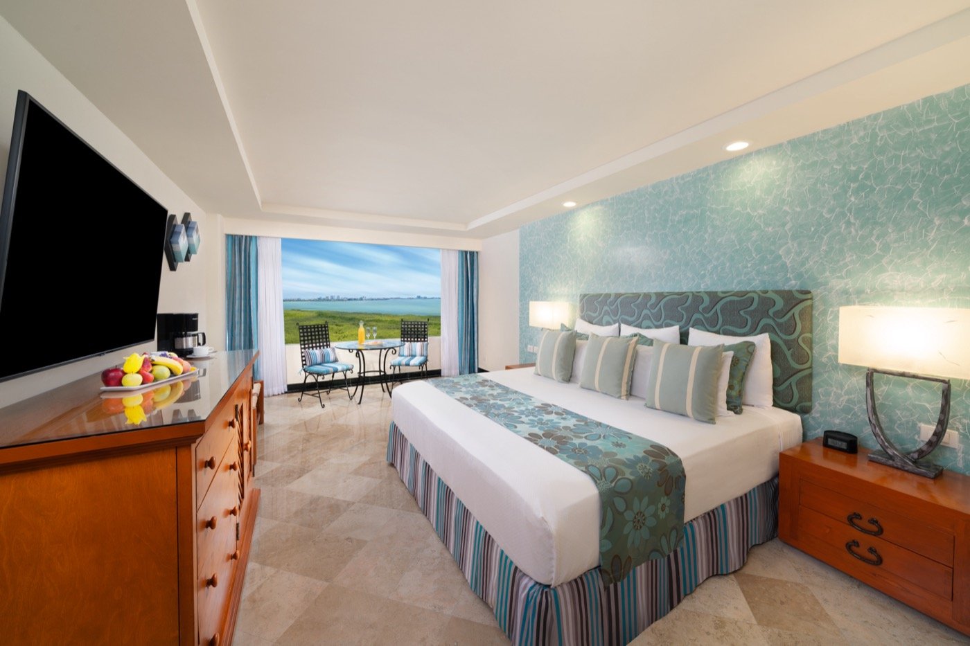 Restaurants & Bars At The Sens Cancun Hotel